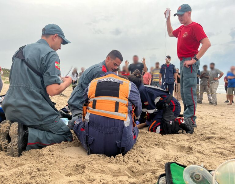Jovem de 13 anos morre afogado na praia de Navegantes